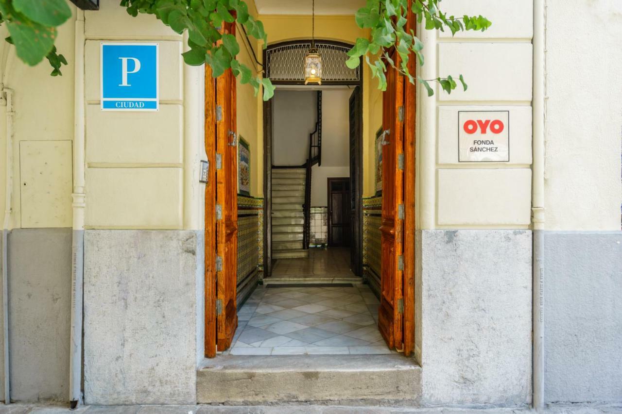 Oyo Fonda Sanchez Hotel Granada Kültér fotó